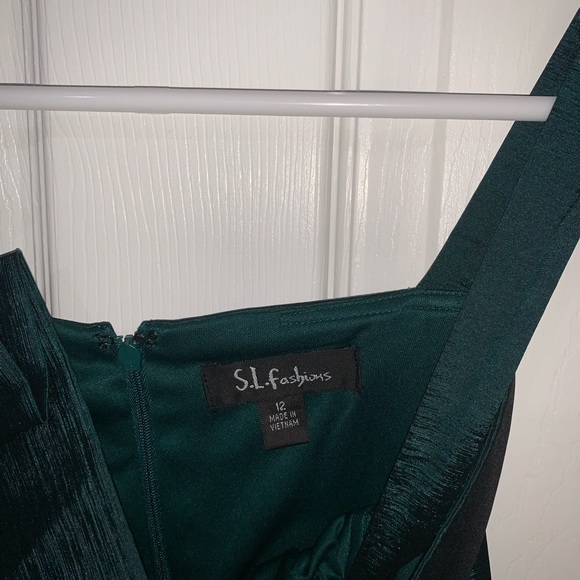 S.L. Fashions | NWT Emerald Dress - Picture 2 of 4